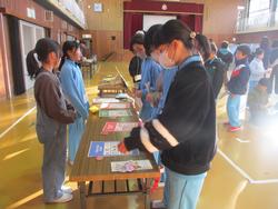 パビリオンを楽しんでます