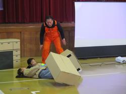 本箱が倒れると