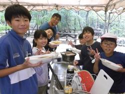 カレーを食べる
