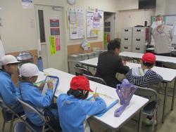 お店の人から話を聞く