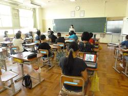 5年生の朝の会の様子