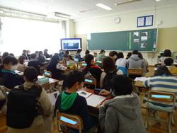 4年生の親子人権学習の様子