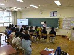 読み聞かせの様子1