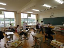 給食