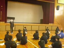 学年集会(1年生)