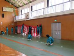 体育館の清掃・式場準備