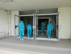体育館の清掃・式場準備