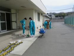 体育館の清掃・式場準備