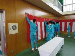 体育館の清掃・式場準備
