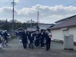 卒業式後の記念撮影