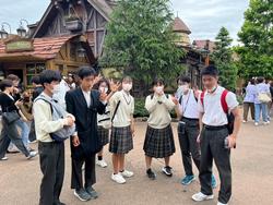 TDLの前で