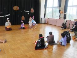 衣装の見せ合い(1)