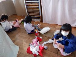 お人形の服も洗濯