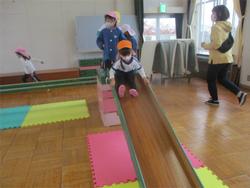 遊戯室遊び