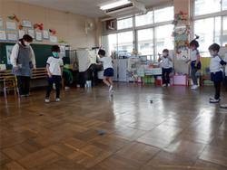 コマ回し大会の様子