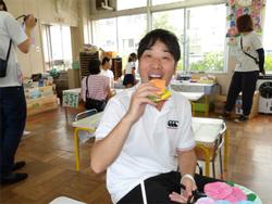 美味しく食べるお父さん