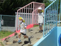 元気に遊びます