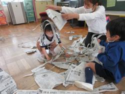 新聞紙ちぎったよ