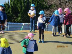 何して遊ぶ？と相談しています