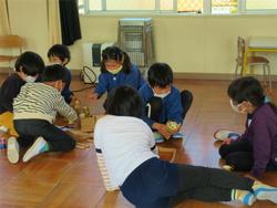 友達と一緒に遊んでいます