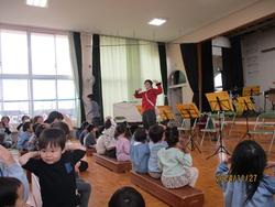 一緒に手遊びをしよう