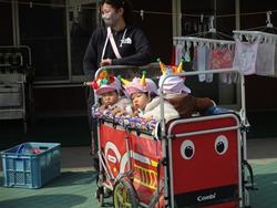 先生のそばで安心！