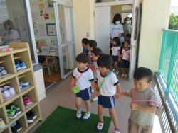 お客さんになる3歳児