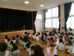 園長先生のお話を聞くよ