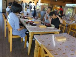 朝食の様子1