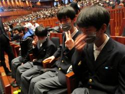 開演を待つ様子